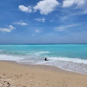  Apartment Beachfront Apartment, Quiet 4 Beds, 1 Bath, Ac, Wi-fi, Hot Water, In Near Patos